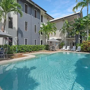 Bay Village Tropical Retreat & Aparthotel Cairns